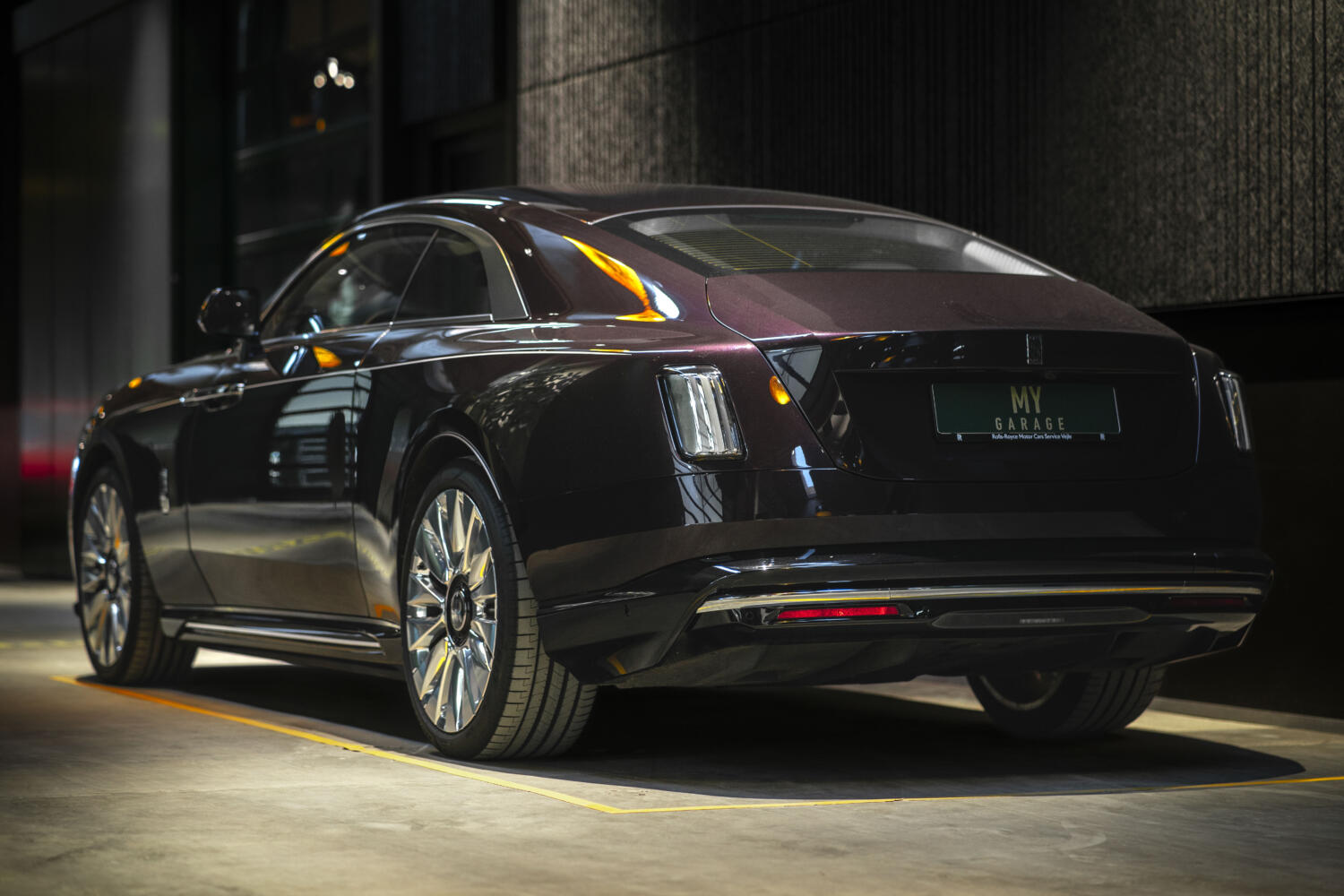 Rolls-Royce Spectre bagende